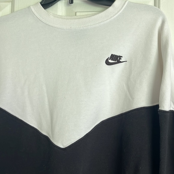 Nike Crewneck - Picture 2 of 4